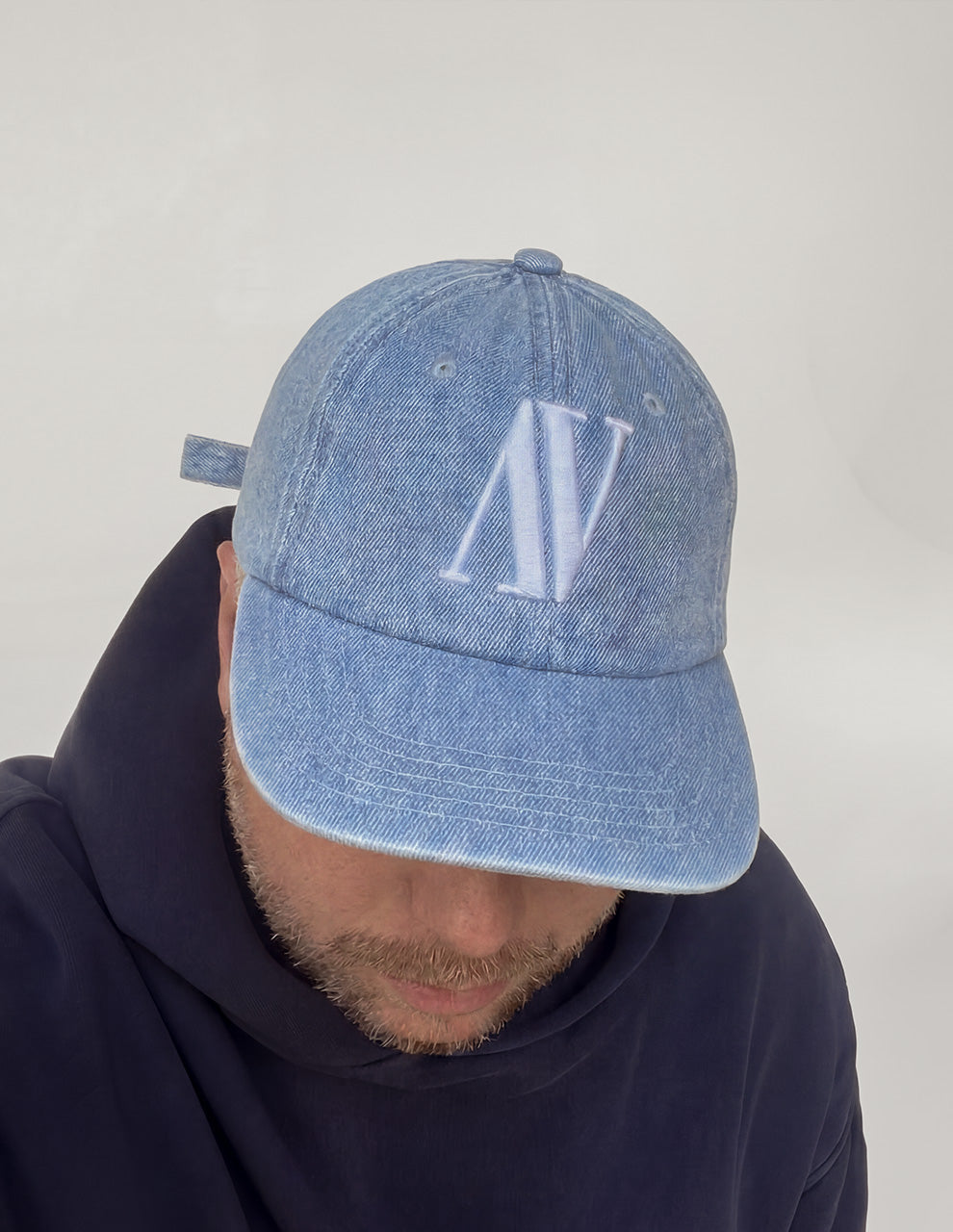 Ambivalent Jeans Cap mit Logo Stickerei